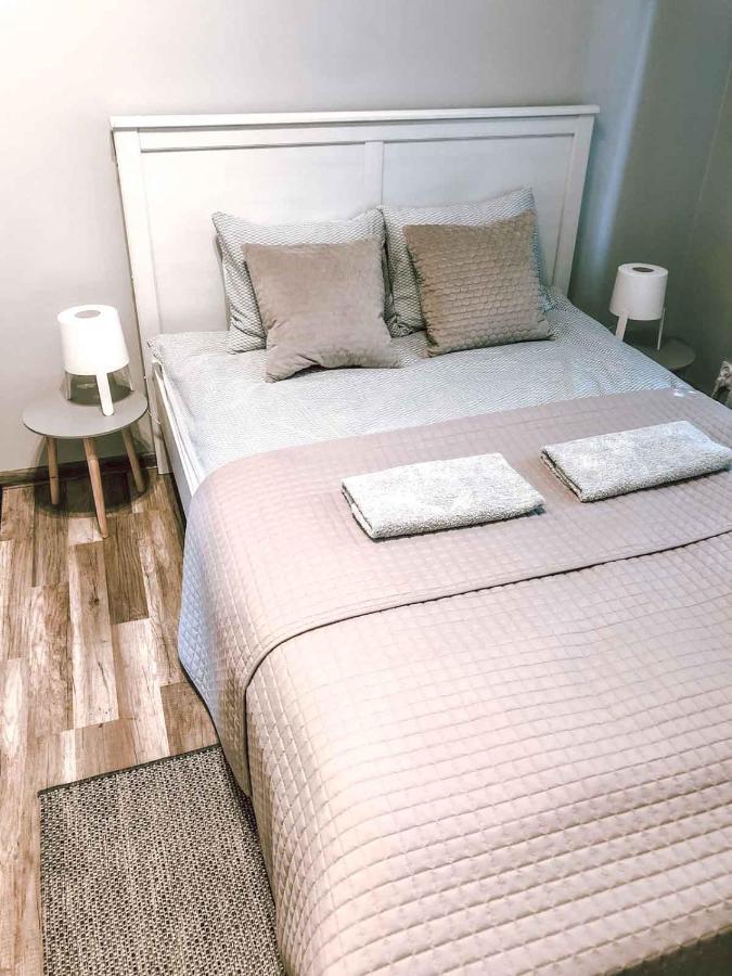 Bankowa 8 Guest Hostel *